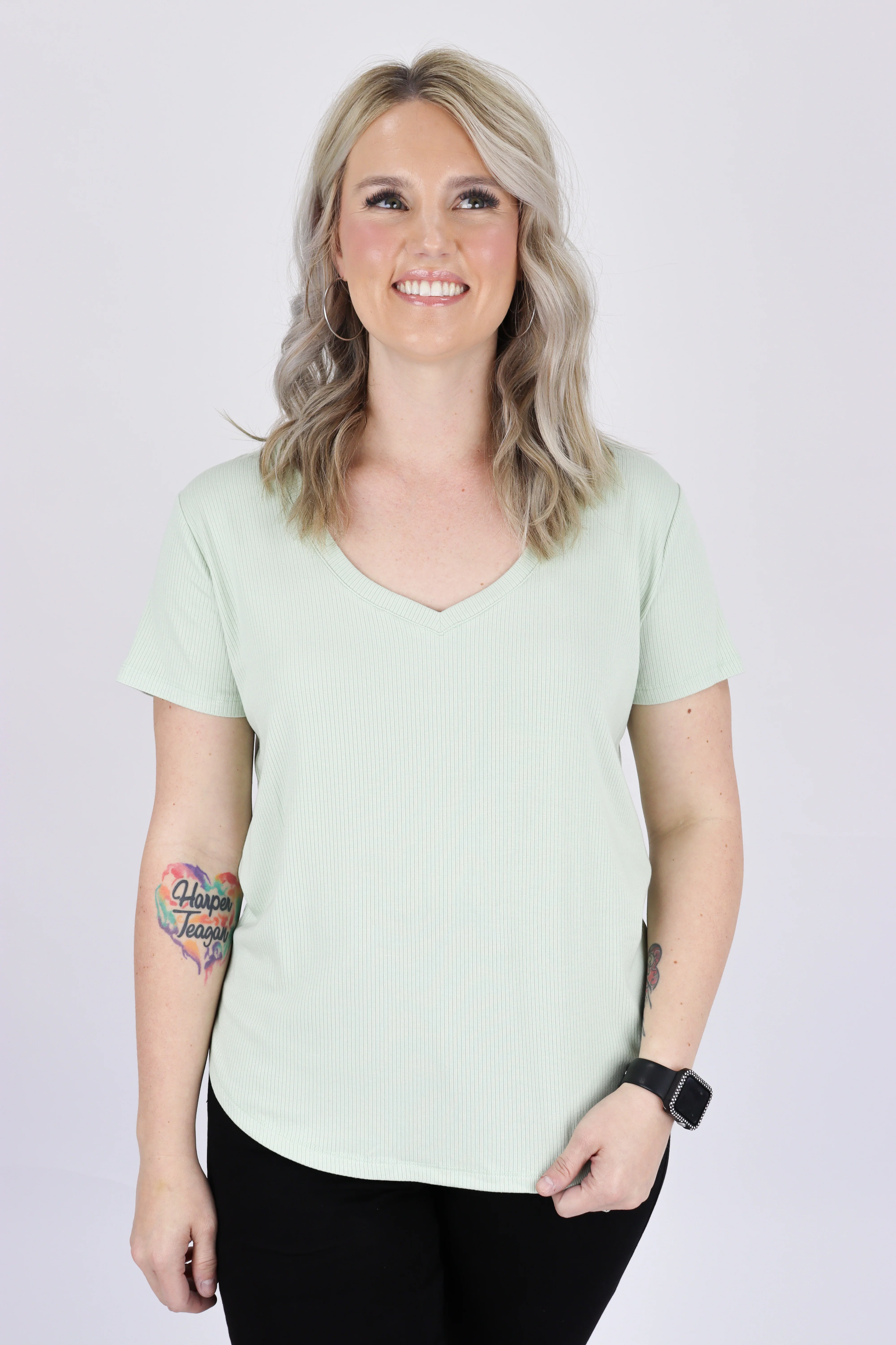 The Ribbed Basic V Neck Tee - Image 10