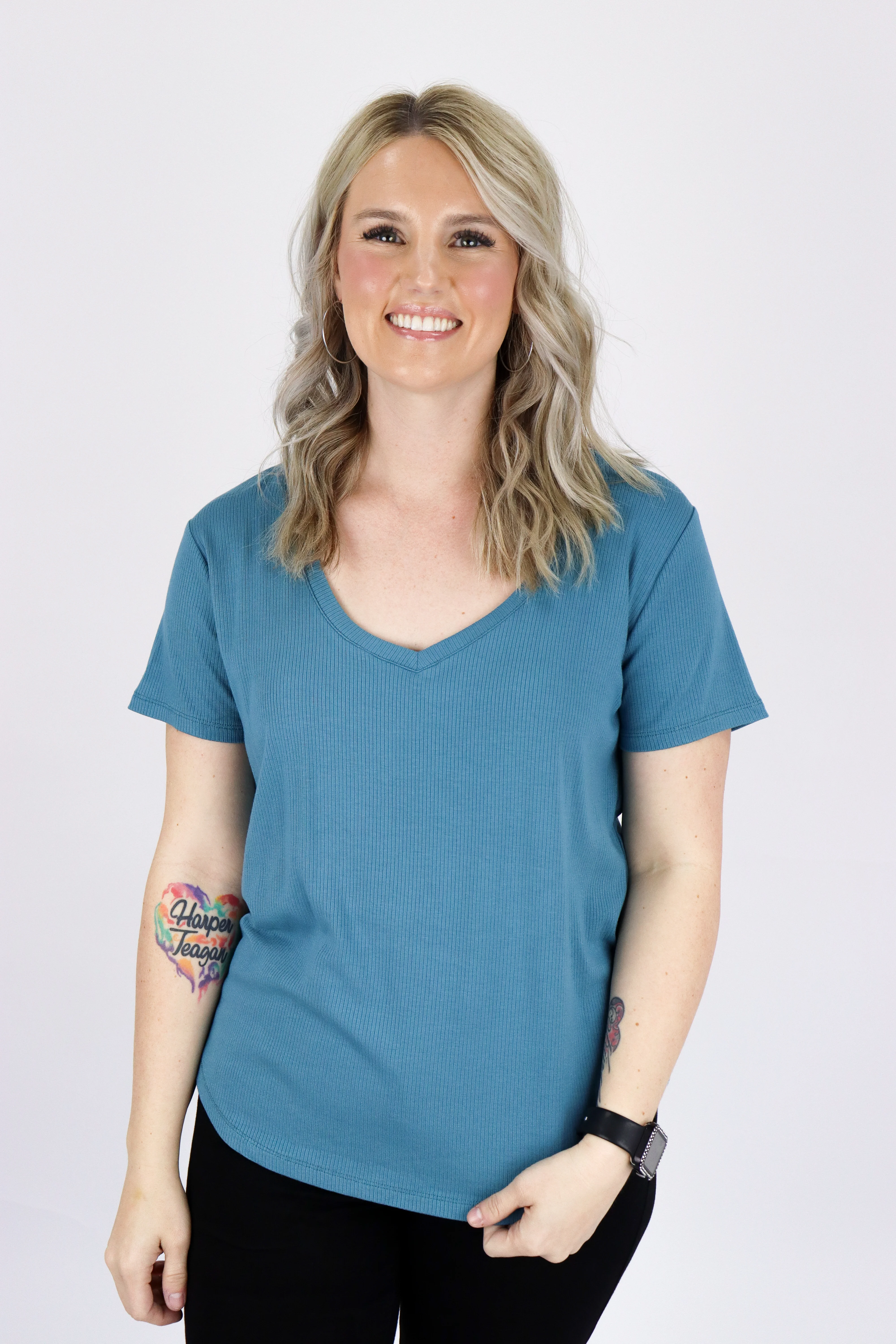 The Ribbed Basic V Neck Tee - Image 12