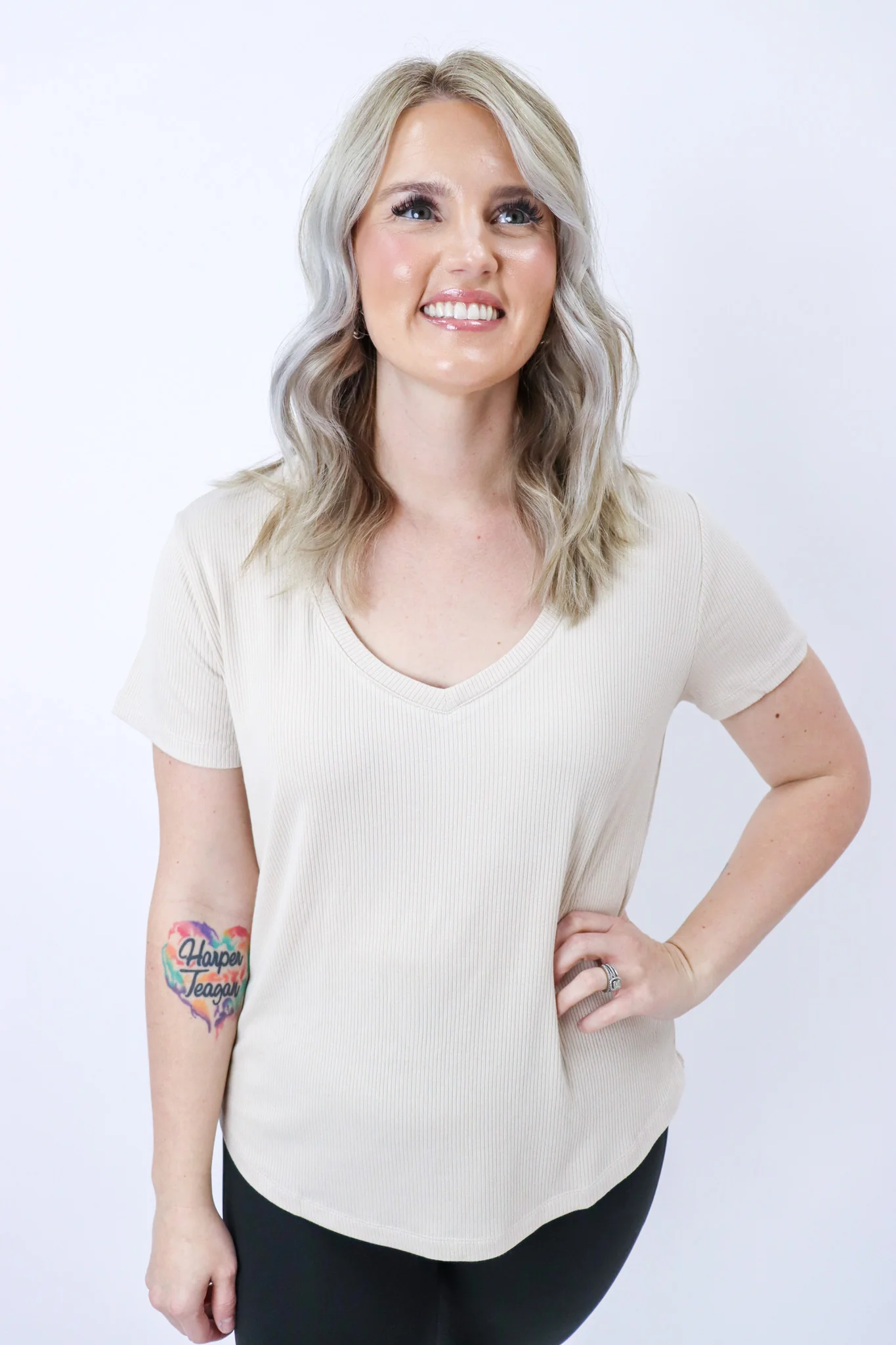 The Ribbed Basic V Neck Tee - Image 16