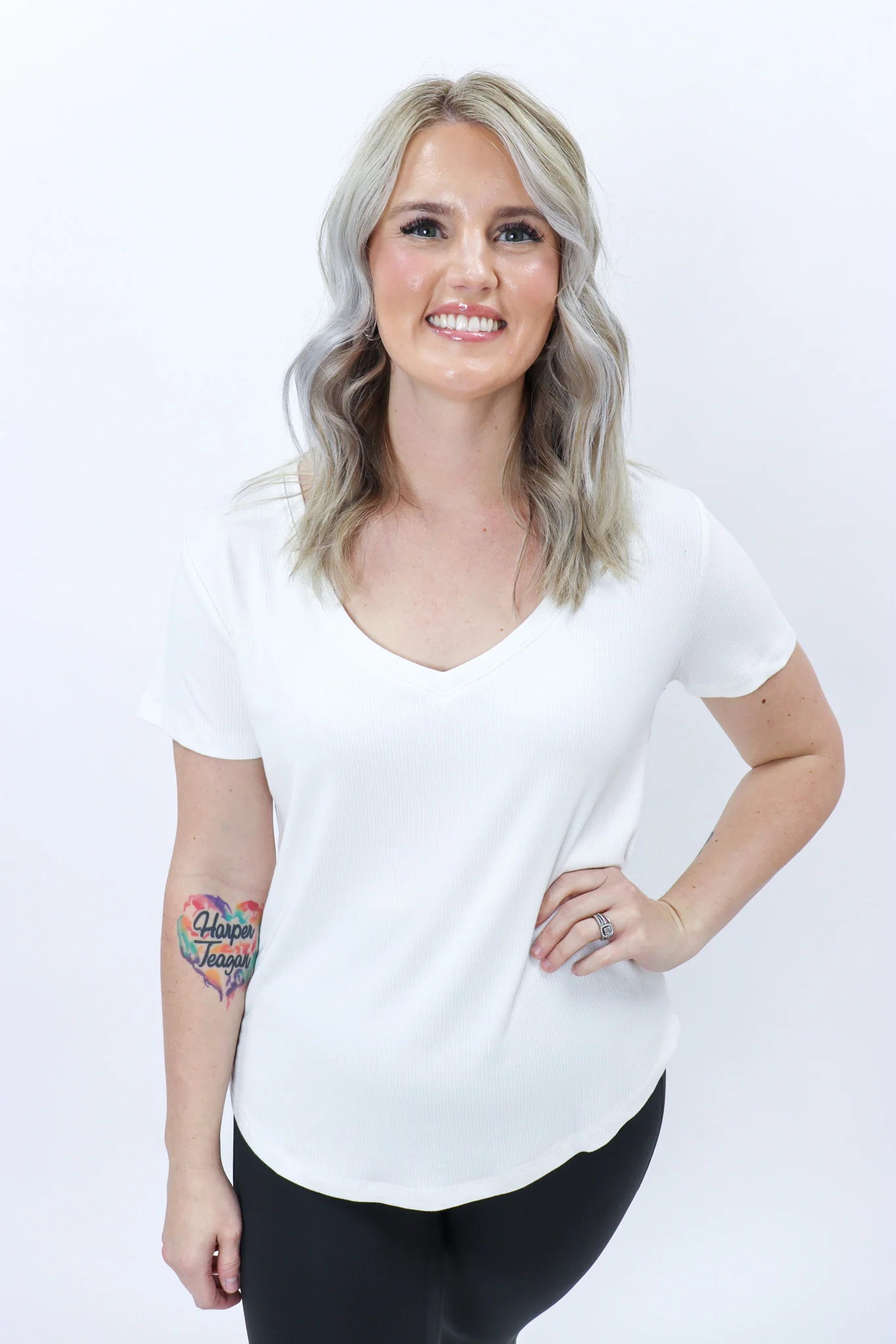 The Ribbed Basic V Neck Tee - Image 21