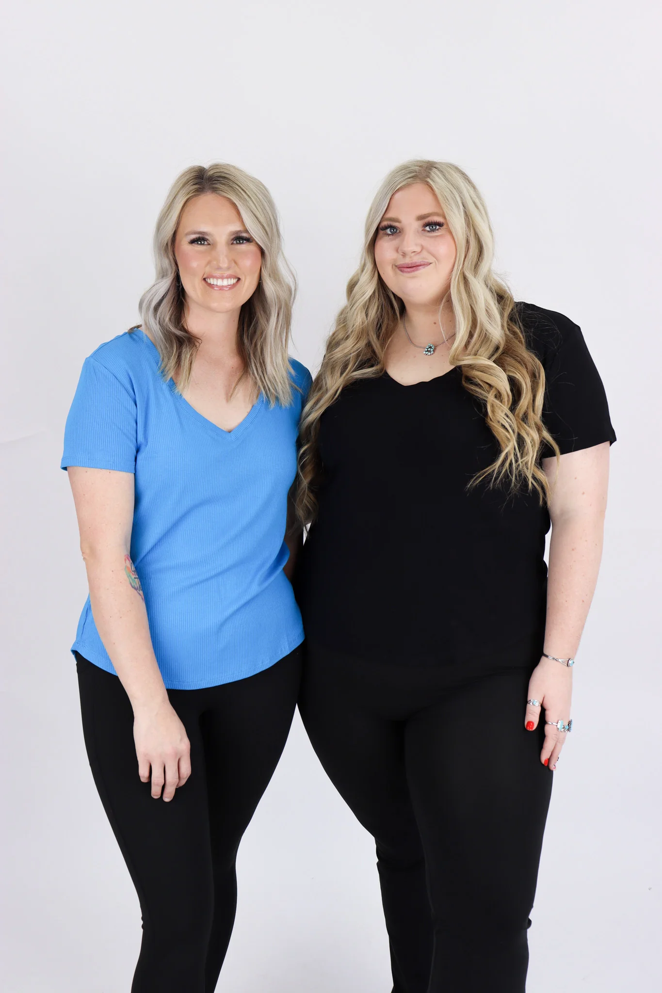 The Ribbed Basic V Neck Tee - Image 5